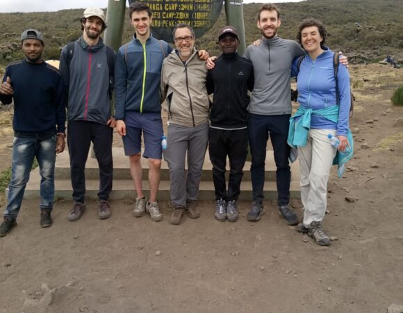 Large Group tour in Tanzania: 6 days Lemosho Route Kilimanjaro climbing