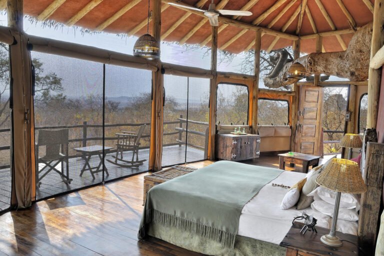 tarangire-treetops-room-tree-house-interior-02