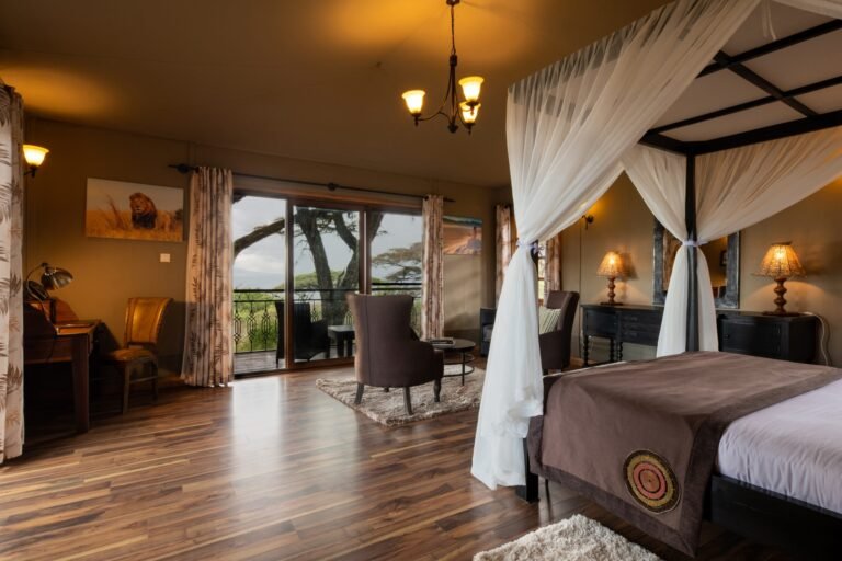 Ngorongoro-Lions-Paw_Honeymoon_2-scaled