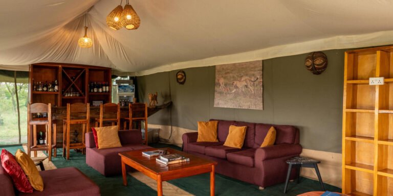 lounge-nasikia-mobile-migration-camp-serengeti-tanzania