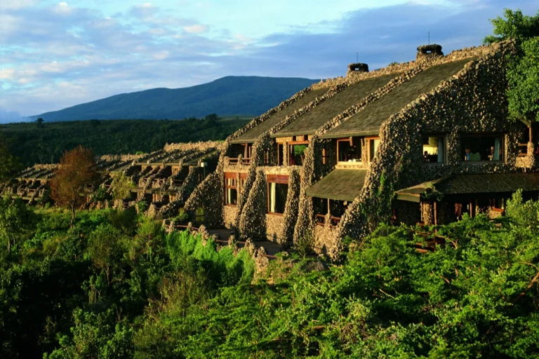 1775144568344-q1u3y5-ngorongoro-serena-lodge-exteriors-lodge-01-a1acf5e