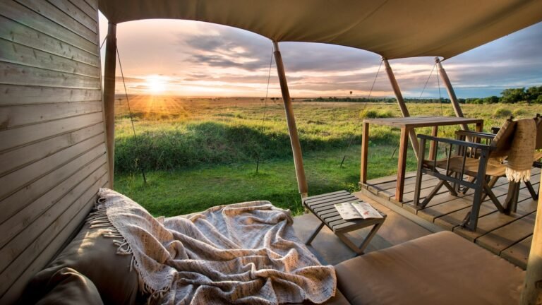 Kenya-Kichwa-Room-Superior-view-tents-sunrise-on-deck