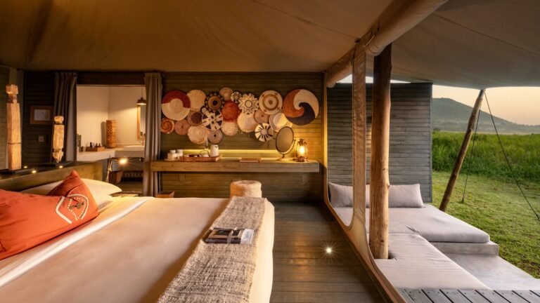 Kenya-Kichwa-Tembo-Superior-View-tent-9