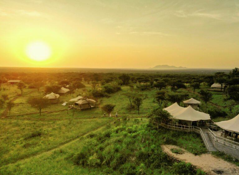 Kifaru-Lodge-sunset-serengeti