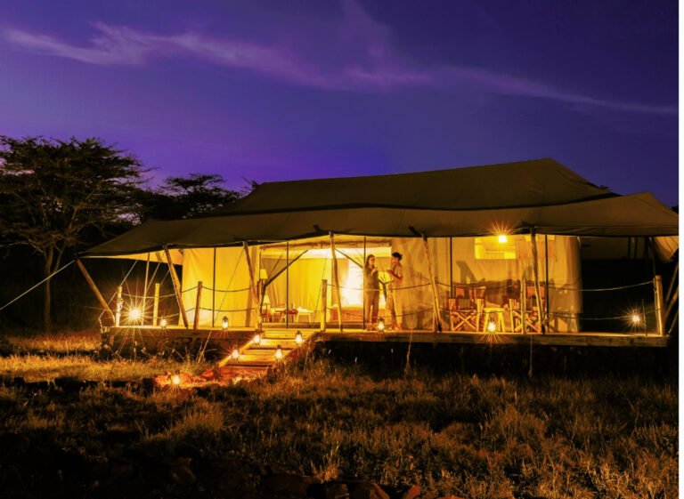 Kifaru-Lodge-tent-sunrise